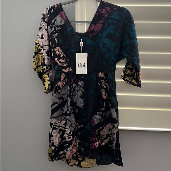 Tibi Dresses & Skirts - Tibi Black and Gold Abstract Mini Dress